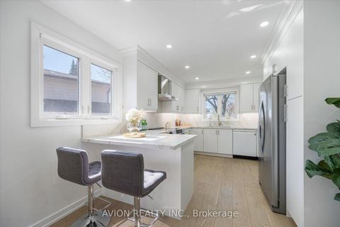 Photo 8 at 1397 Highgate Court, FA Falgarwood, Oakville