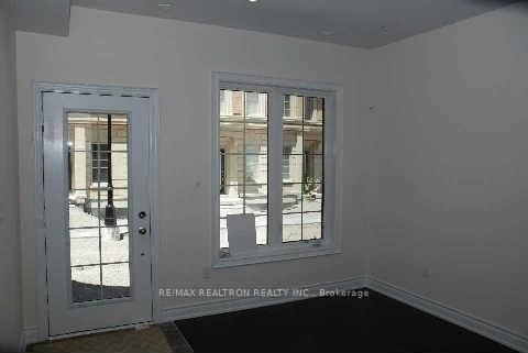 Photo 2 at 17 - 20 Hargrave Lane, York Mills, Toronto