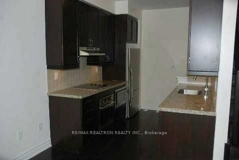 Photo 4 at 17 - 20 Hargrave Lane, York Mills, Toronto