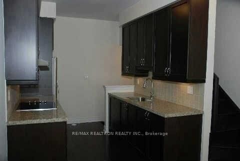 Photo 6 at 17 - 20 Hargrave Lane, York Mills, Toronto