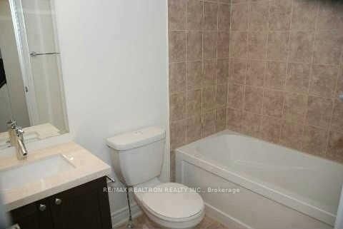 Photo 11 at 17 - 20 Hargrave Lane, York Mills, Toronto