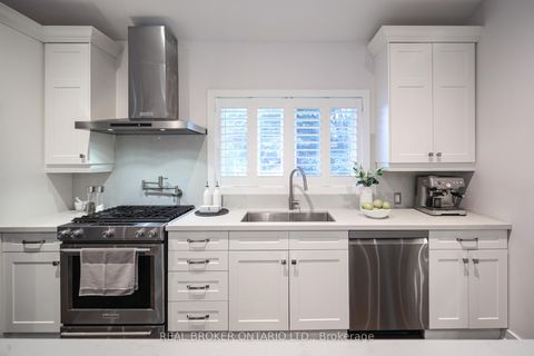 Photo 14 at 2054 Rebecca Street, BR Bronte, Oakville