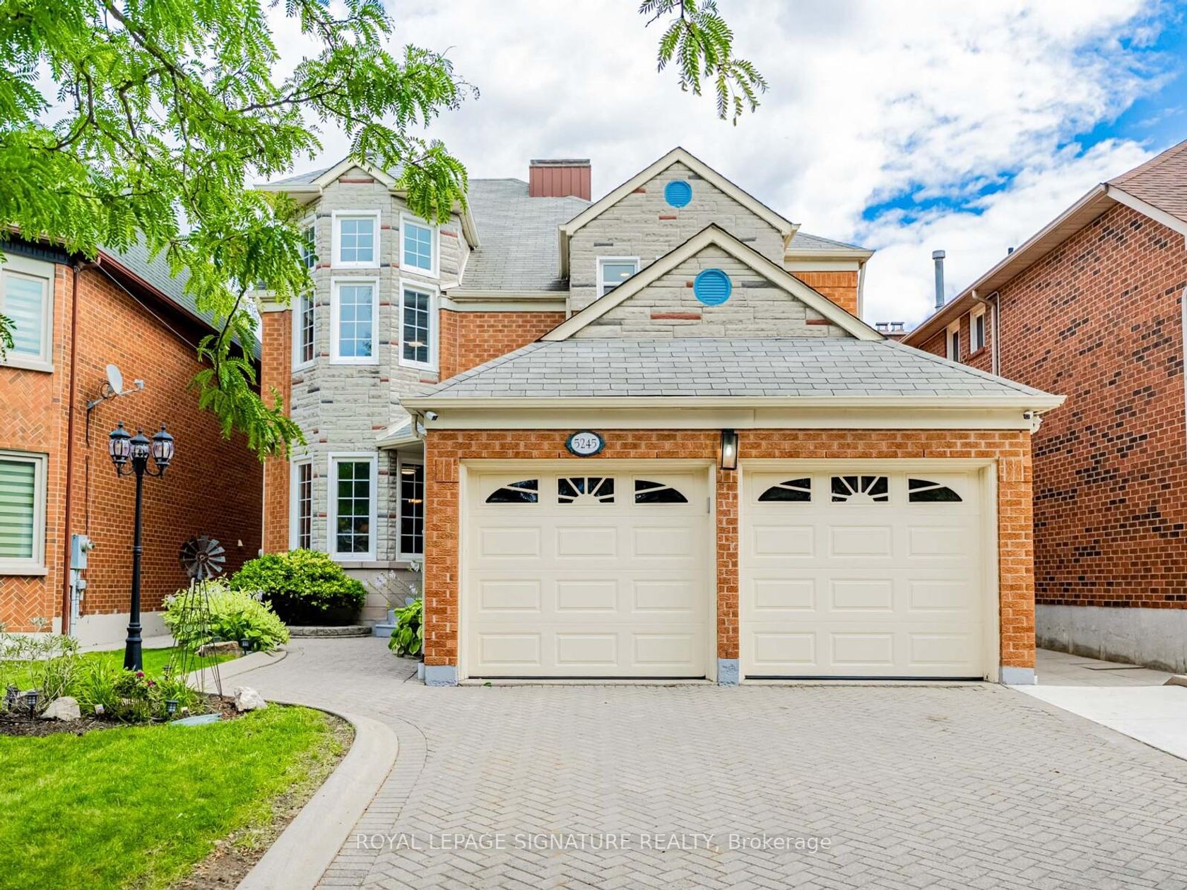 5245 Champlain Trail, Hurontario, Mississauga by Loree Meneguzzi Real Estate 5245 Champlain Trail, Hurontario, Mississauga
