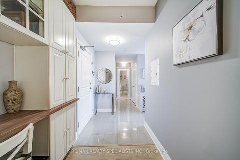 Photo 8 at 710 - 24 Woodstream Boulevard, Vaughan Grove, Vaughan