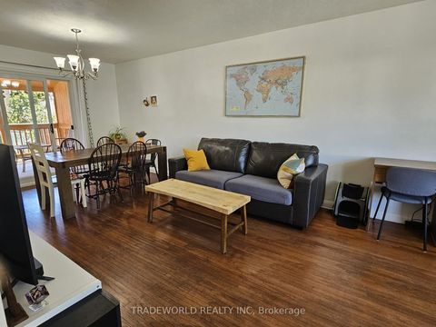 Photo 7 at 5 Woodfern Drive, Ionview, Toronto