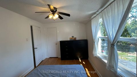Photo 18 at 5 Woodfern Drive, Ionview, Toronto