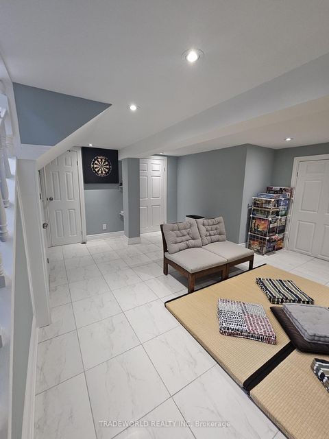 Photo 23 at 5 Woodfern Drive, Ionview, Toronto