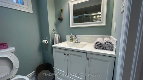 Photo 32 at 5 Woodfern Drive, Ionview, Toronto