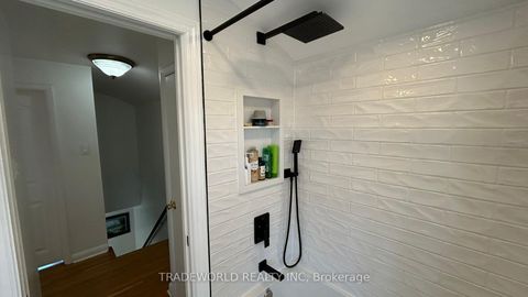 Photo 34 at 5 Woodfern Drive, Ionview, Toronto