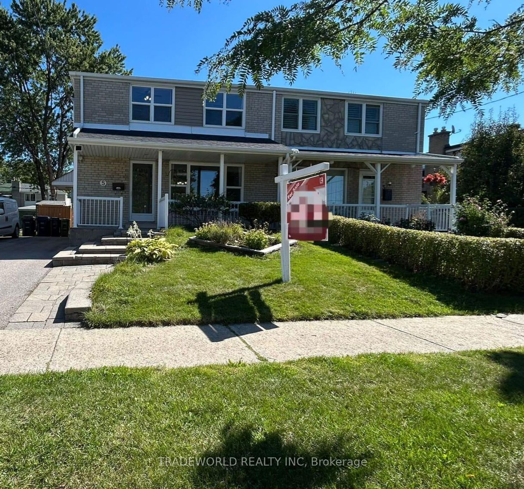 5 Woodfern Drive, Ionview, Toronto by Loree Meneguzzi Real Estate 5 Woodfern Drive, Ionview, Toronto