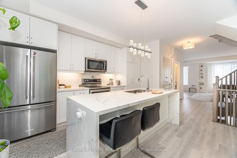 Photo 14 at 45 Cohen Way, Patterson, Vaughan