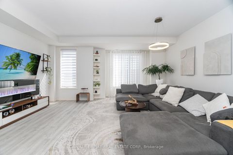 Photo 18 at 45 Cohen Way, Patterson, Vaughan