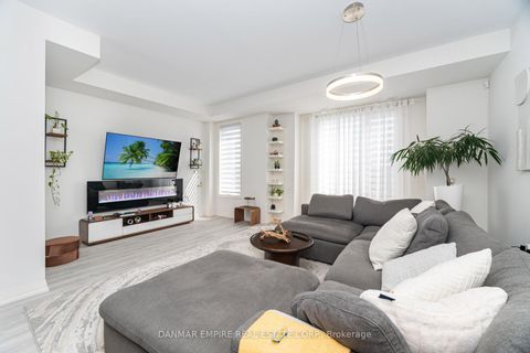 Photo 19 at 45 Cohen Way, Patterson, Vaughan