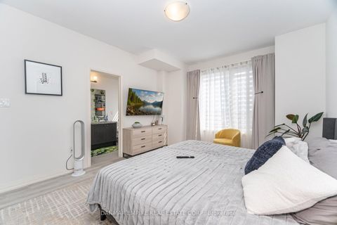 Photo 29 at 45 Cohen Way, Patterson, Vaughan