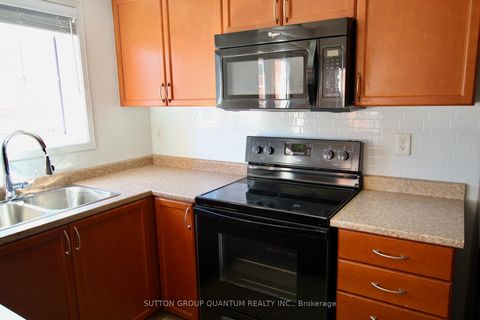 Photo 12 at 21 - 47 HAYS Boulevard, RO River Oaks, Oakville