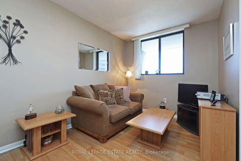 Photo 7 at 906 - 757 Victoria Park Avenue, Oakridge, Toronto