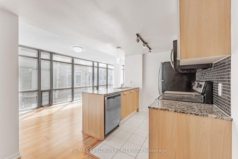 Photo 9 at 707 - 38 Grenville Street, Bay Street Corridor, Toronto
