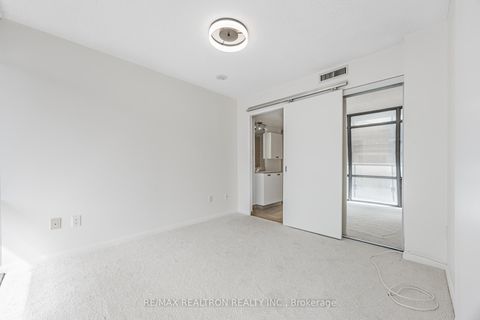 Photo 31 at 707 - 38 Grenville Street, Bay Street Corridor, Toronto