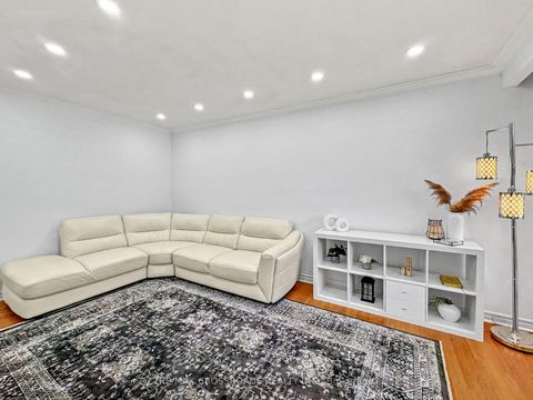 Photo 4 at 46 Ronway Crescent, Woburn, Toronto