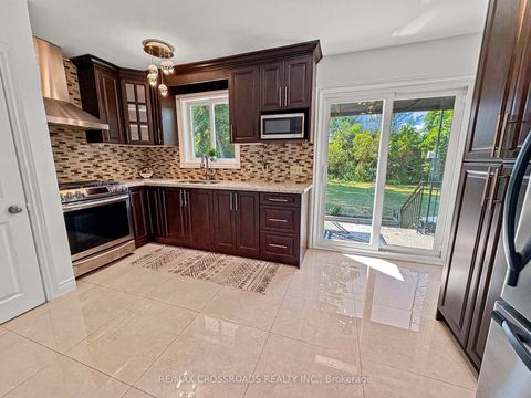 Photo 9 at 46 Ronway Crescent, Woburn, Toronto