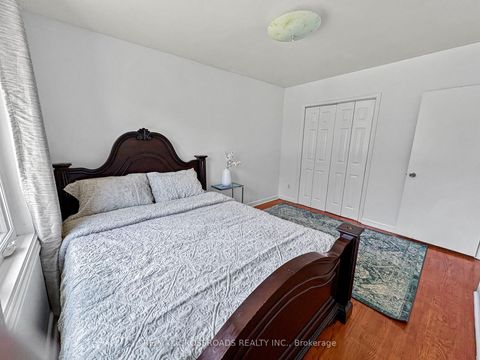 Photo 12 at 46 Ronway Crescent, Woburn, Toronto