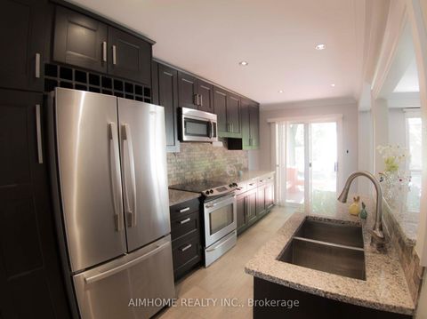 Photo 5 at 54 - 1224 Kirstie Court, CP College Park, Oakville