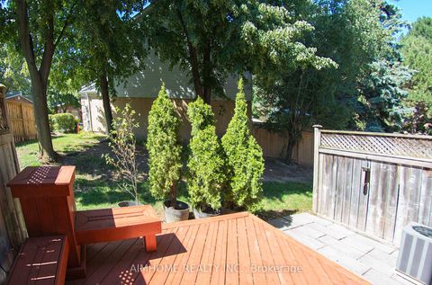 Photo 9 at 54 - 1224 Kirstie Court, CP College Park, Oakville