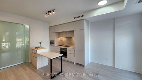 Photo 5 at 406 - 185 Alberta Avenue, Oakwood Village, Toronto