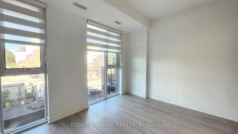 Photo 7 at 406 - 185 Alberta Avenue, Oakwood Village, Toronto