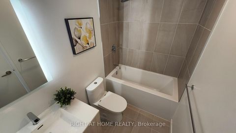 Photo 10 at 406 - 185 Alberta Avenue, Oakwood Village, Toronto