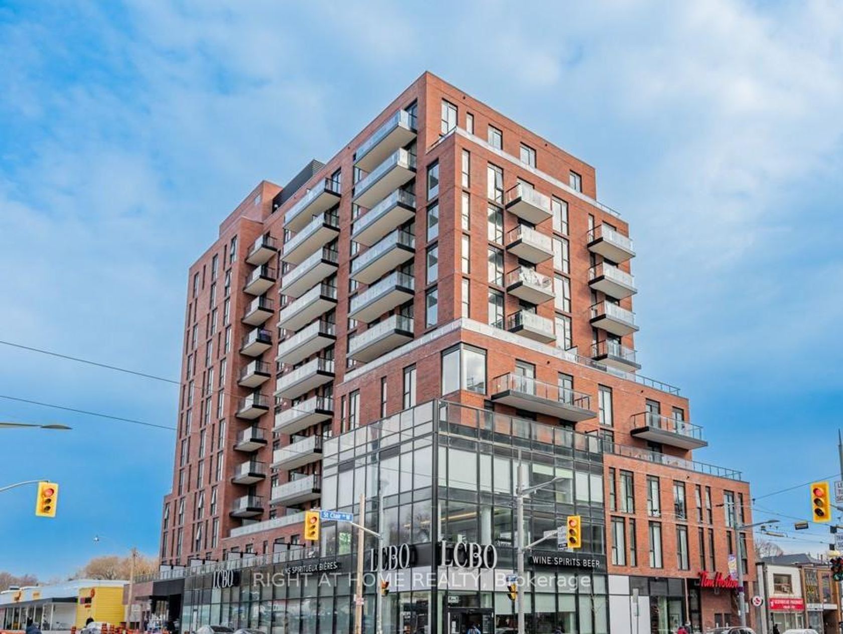 406 - 185 Alberta Avenue, Oakwood Village, Toronto 