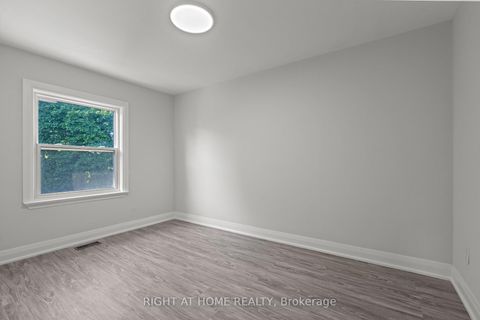 Photo 11 at 154 Edinborough Court, Smythe, Toronto