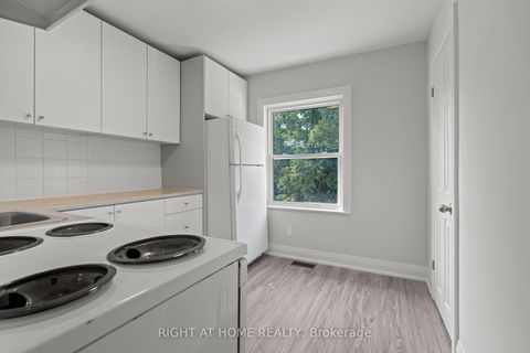 Photo 12 at 154 Edinborough Court, Smythe, Toronto