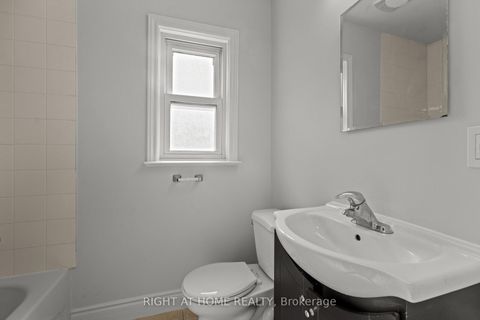 Photo 14 at 154 Edinborough Court, Smythe, Toronto
