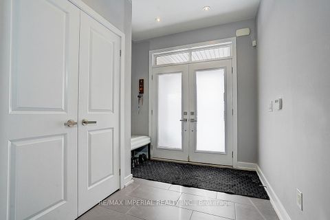 Photo 2 at 100 Dariole Drive, Oak Ridges Lake Wilcox, Richmond Hill