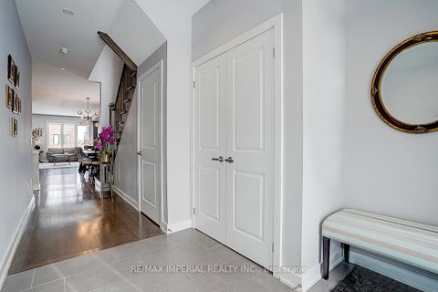 Photo 3 at 100 Dariole Drive, Oak Ridges Lake Wilcox, Richmond Hill