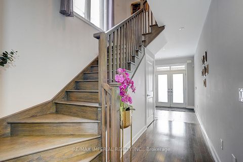 Photo 4 at 100 Dariole Drive, Oak Ridges Lake Wilcox, Richmond Hill
