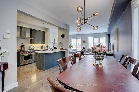 Photo 7 at 100 Dariole Drive, Oak Ridges Lake Wilcox, Richmond Hill