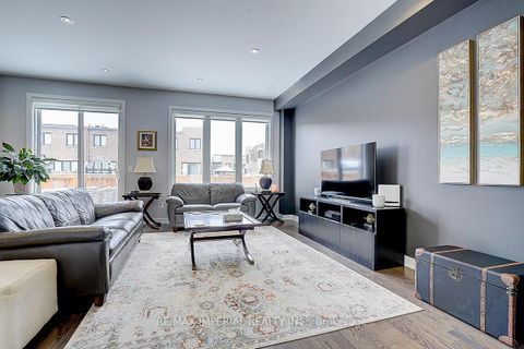 Photo 11 at 100 Dariole Drive, Oak Ridges Lake Wilcox, Richmond Hill