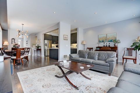 Photo 13 at 100 Dariole Drive, Oak Ridges Lake Wilcox, Richmond Hill