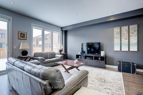 Photo 15 at 100 Dariole Drive, Oak Ridges Lake Wilcox, Richmond Hill