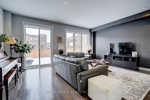 Photo 16 at 100 Dariole Drive, Oak Ridges Lake Wilcox, Richmond Hill