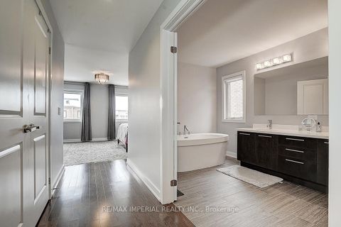 Photo 23 at 100 Dariole Drive, Oak Ridges Lake Wilcox, Richmond Hill