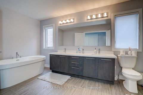 Photo 25 at 100 Dariole Drive, Oak Ridges Lake Wilcox, Richmond Hill
