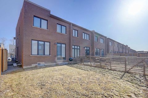 Photo 37 at 100 Dariole Drive, Oak Ridges Lake Wilcox, Richmond Hill
