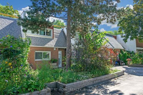 Photo 3 at 101 - 2901 Jane Street, Jane Heights, Toronto