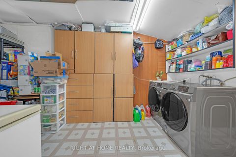 Photo 16 at 101 - 2901 Jane Street, Jane Heights, Toronto