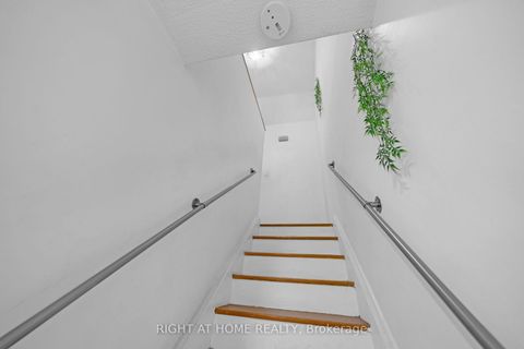Photo 18 at 101 - 2901 Jane Street, Jane Heights, Toronto