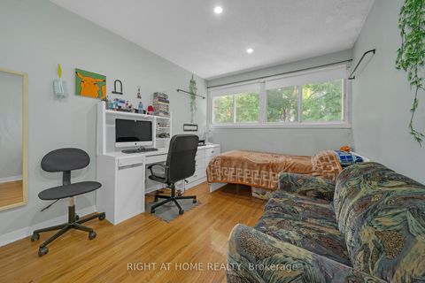Photo 21 at 101 - 2901 Jane Street, Jane Heights, Toronto