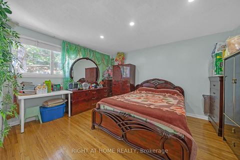 Photo 23 at 101 - 2901 Jane Street, Jane Heights, Toronto